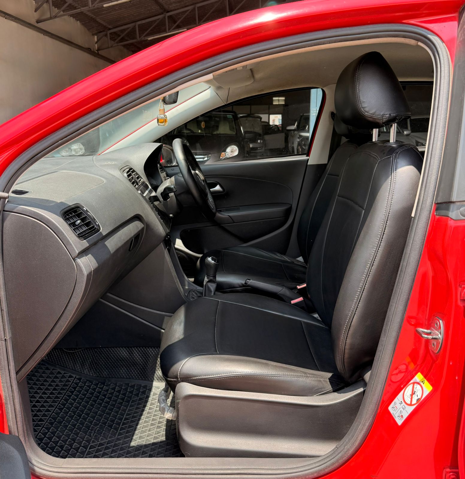 Volkswagen Polo - Image 7